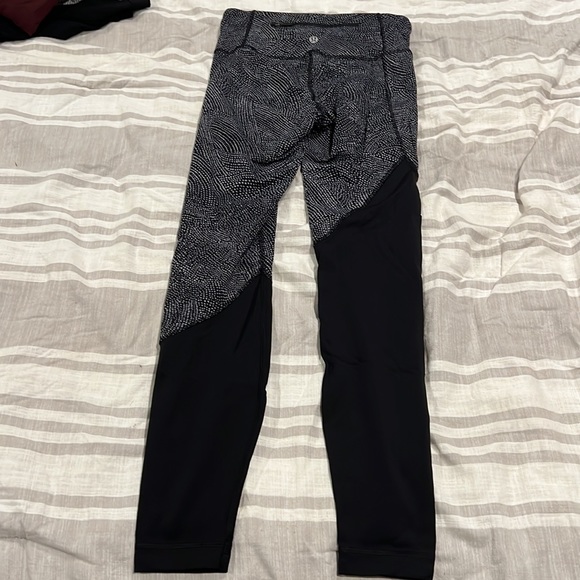 Peloton lululemon leggings size 4 - Picture 4 of 4